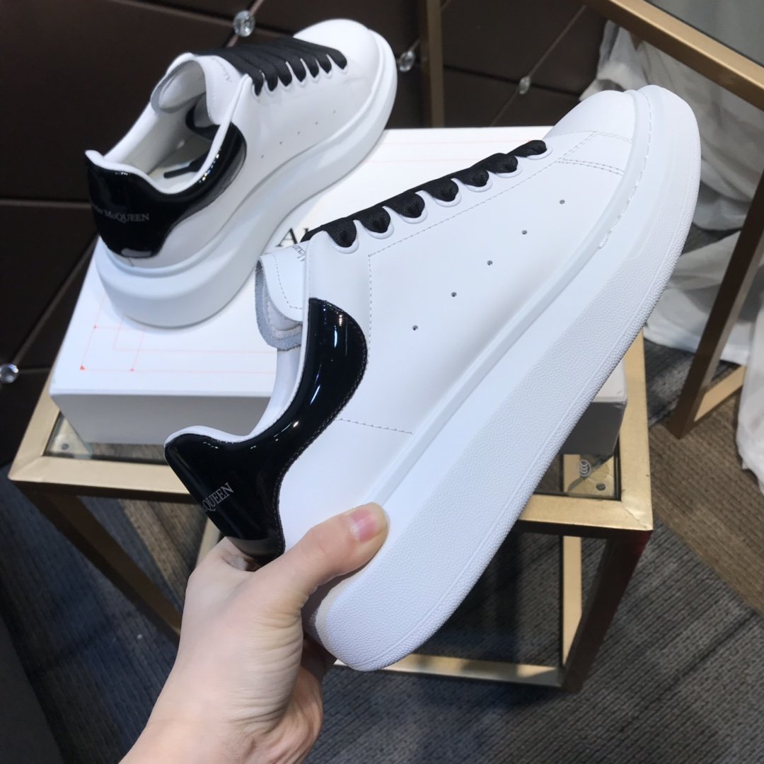 ALEXANDER MCQUEEN BIANCHE E NERE CON LACCI NERI