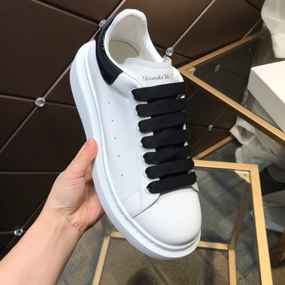 ALEXANDER MCQUEEN BIANCHE E NERE CON LACCI NERI