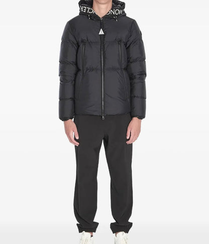 GIUBBINO MONCLER UOMO NERO SCRITTA SUL CAPPUCCIO